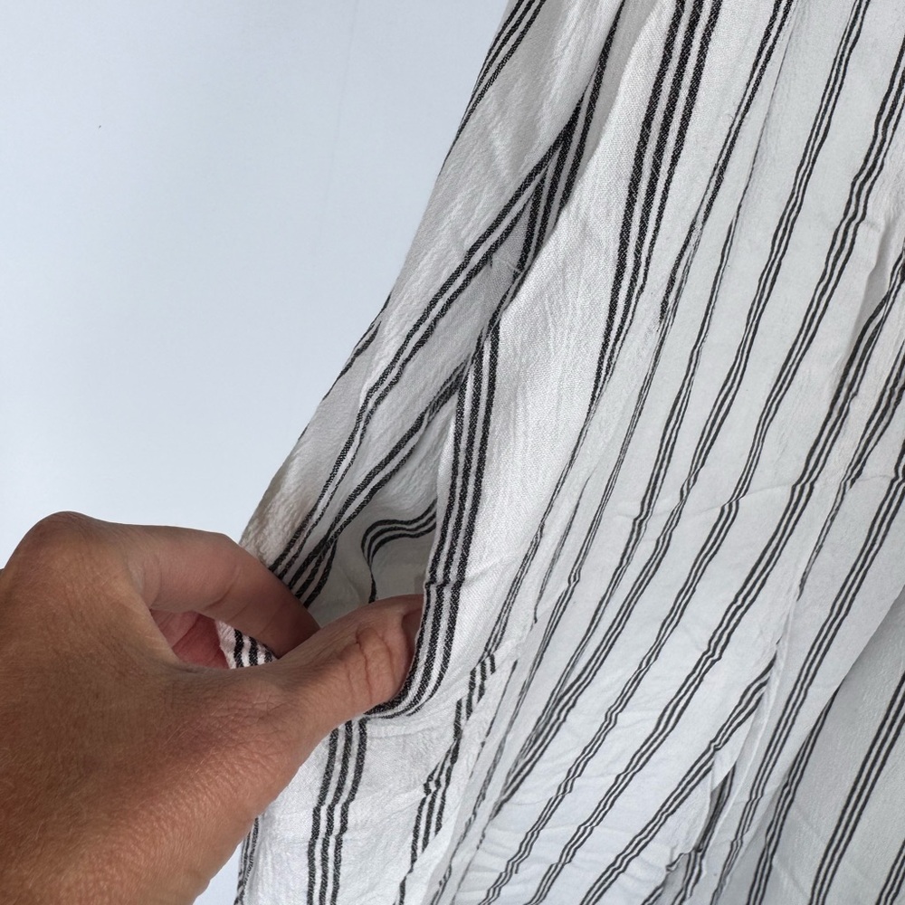 American Eagle Outfitters Black and White Striped Jumpsuit Size Meidum - Picture 3 of 10